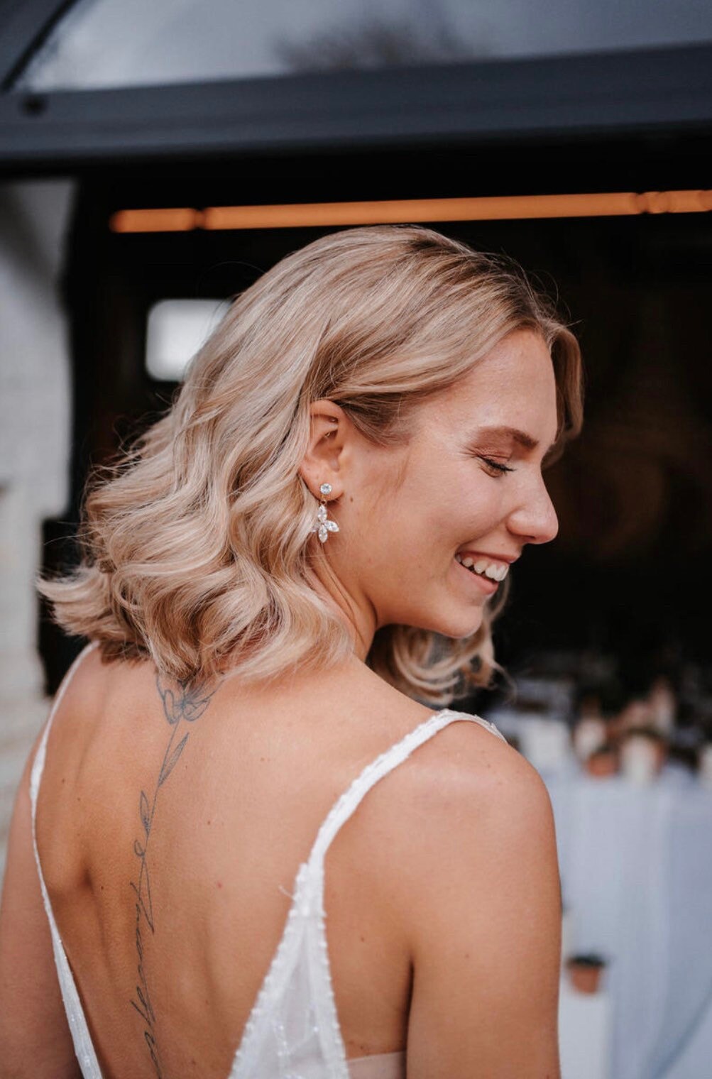 Braut Schmuckset Gold mit Glitzer – Handgefertigtes Schmuckset aus Edelstahl mit Zirkoniablüten | Eleganter Brautschmuck für Hochzeit & Feste