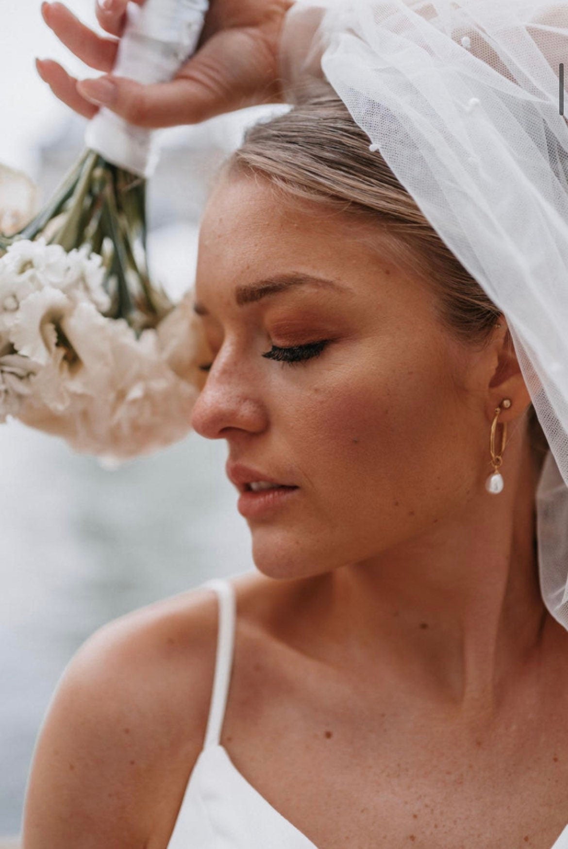 Braut Perlen Schmuckset – Edelstahl Creolen & Kette mit abnehmbaren Perlenanhängern | In Gold oder Silber, handgefertigt