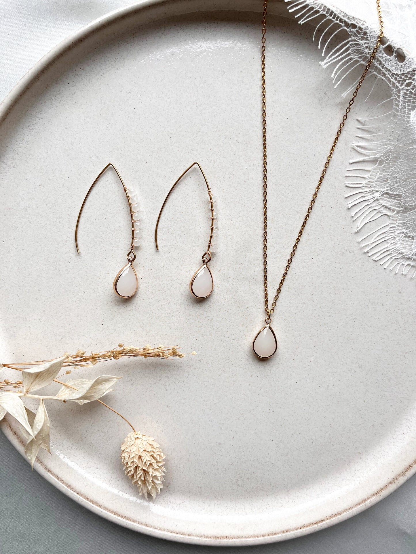 Elegante Braut-Ohrringe mit Tropfenanhänger – Gold oder Silber | Handgefertigt aus Edelstahl & Kristall