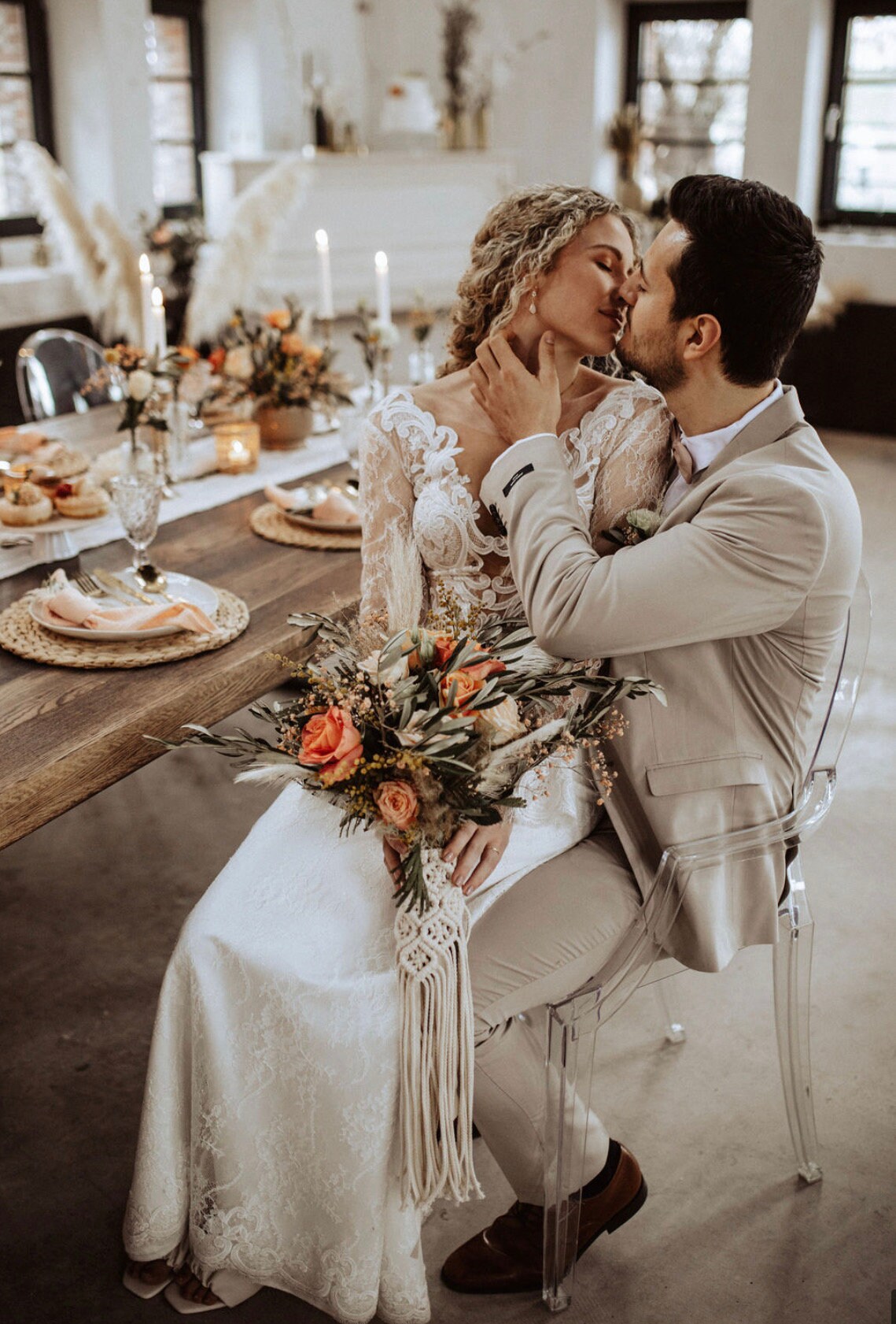 Florale Tropfenohrringe – zarte Edelstahl Ohrringe mit Zirkoniablüte und Glastropfen für Braut & Alltag