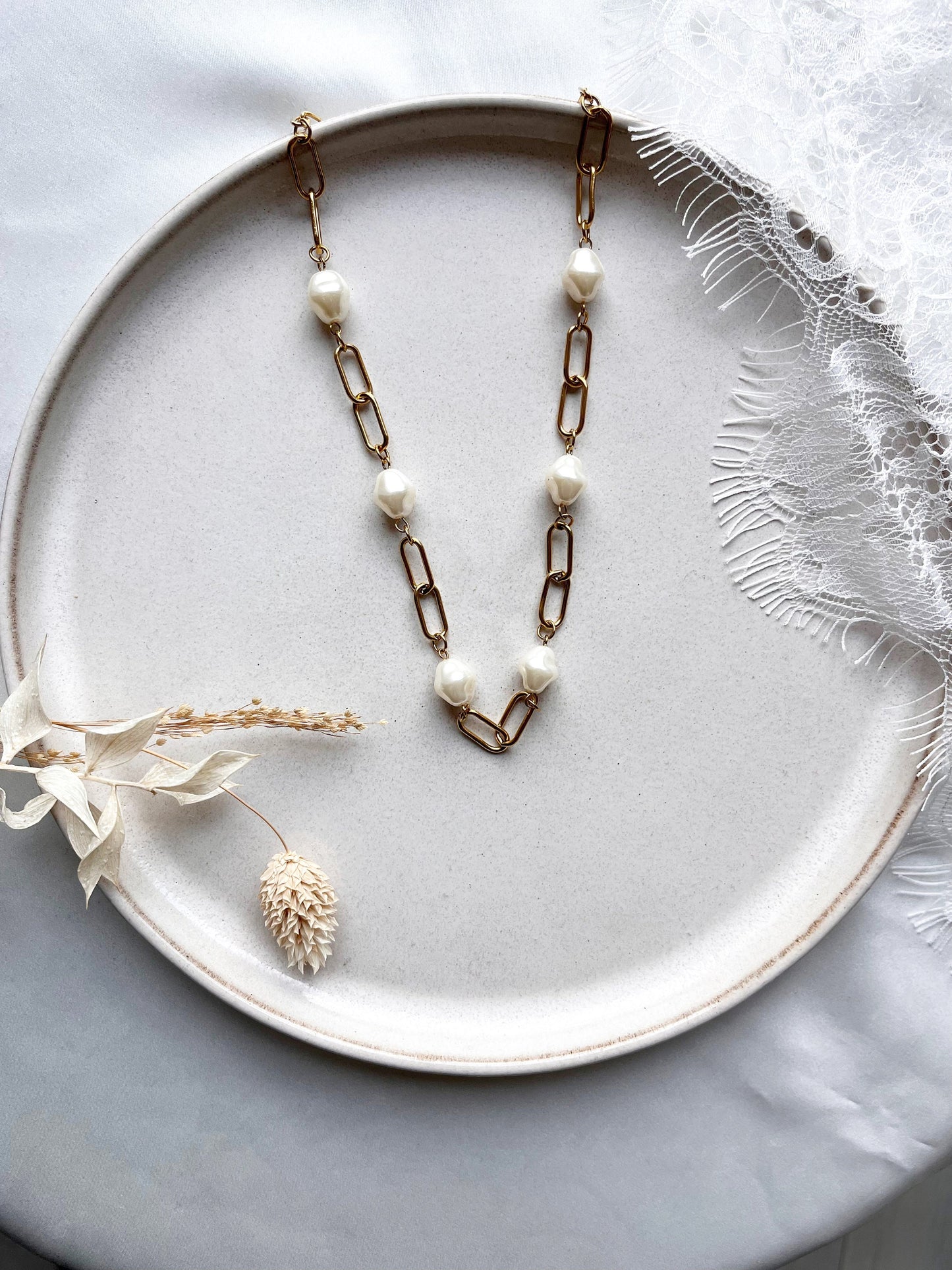 Vergoldete Edelstahl-Halskette mit Perlen – Handgefertigt | Zeitloses Design für jeden Tag