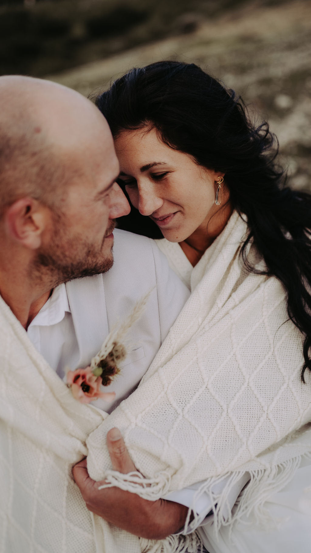 Boho Mond Ohrstecker – Handgefertigte Edelstahl Ohrringe mit Glastropfen Anhänger | Eleganter Schmuck im Boho Stil