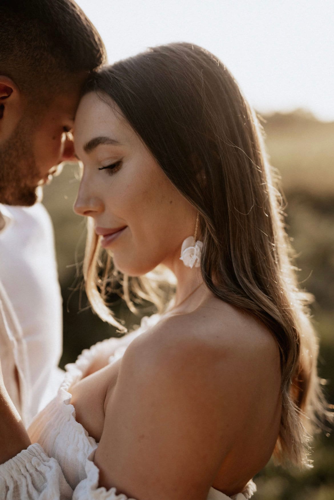 Brautkette mit Seidenblüten Y Lariat – Handgefertigte goldene Kette in Y-Form | Edelstahl Schmuck für die moderne Braut