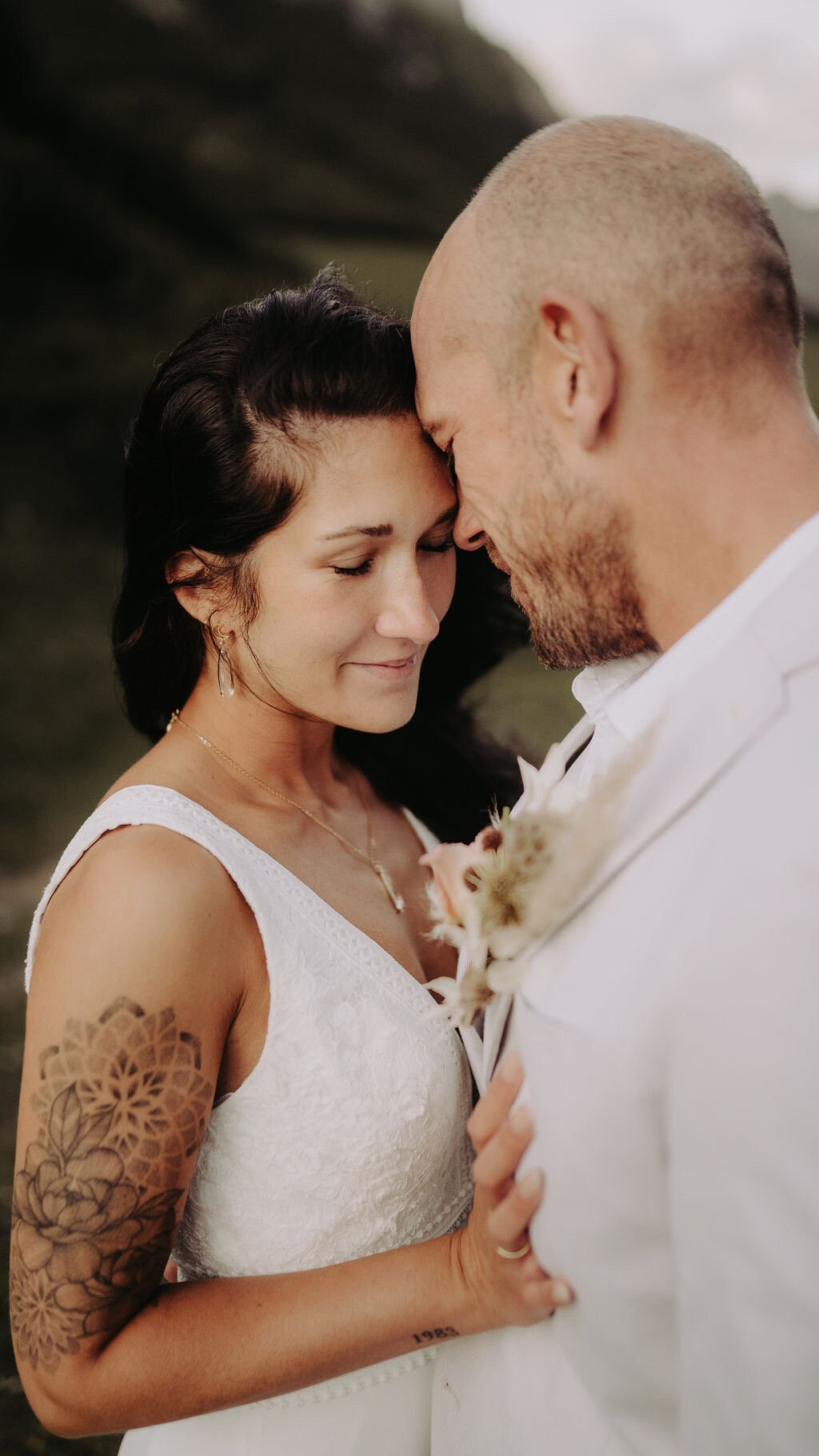 Boho Mond Ohrstecker – Handgefertigte Edelstahl Ohrringe mit Glastropfen Anhänger | Eleganter Schmuck im Boho Stil