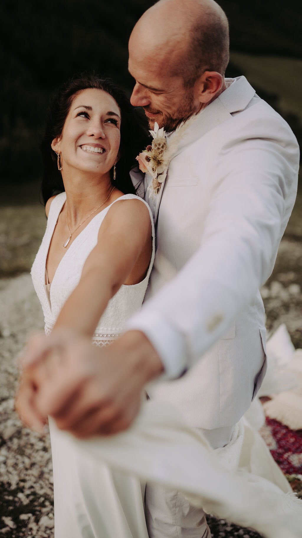 Boho Mond Ohrstecker – Handgefertigte Edelstahl Ohrringe mit Glastropfen Anhänger | Eleganter Schmuck im Boho Stil