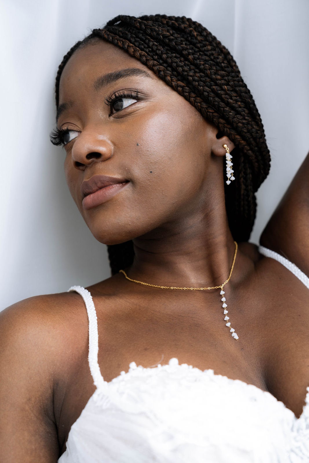 Braut Schmuckset Gold mit kleinen Glasperlen – Handgefertigtes Schmuckset aus Edelstahl | Filigraner Brautschmuck für verspielte Hochzeitslooks