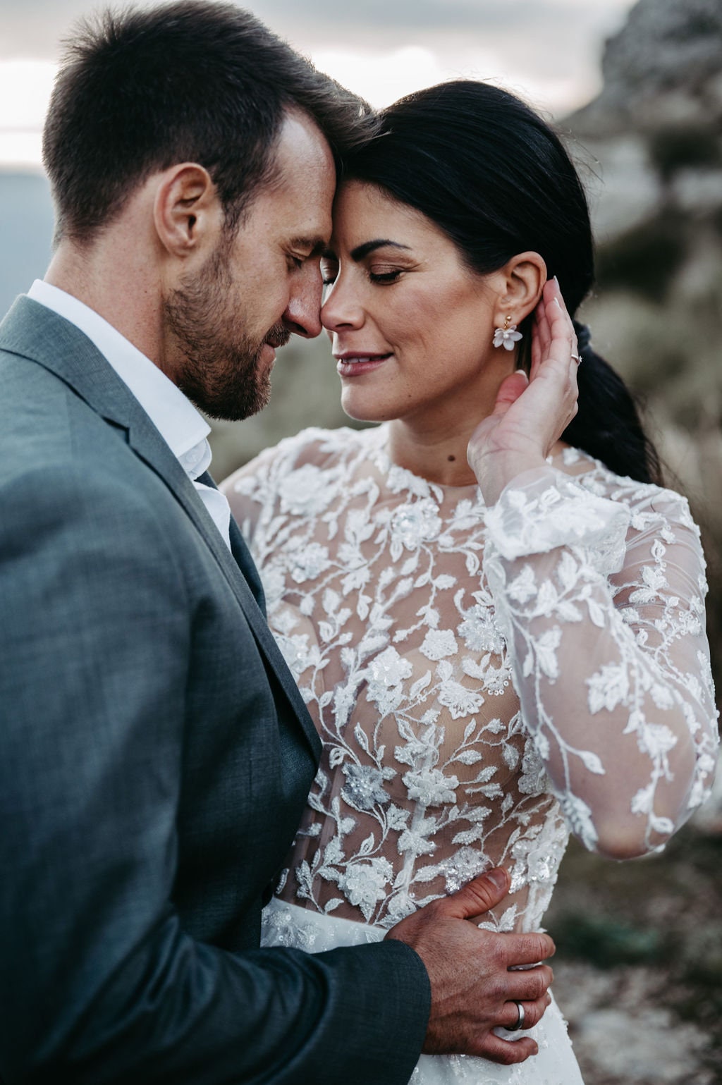Schmuckset für die Braut – Handgefertigtes Set mit Seidenblüten & Glasperlen | Edelstahl in Gold, Silber oder Roségold
