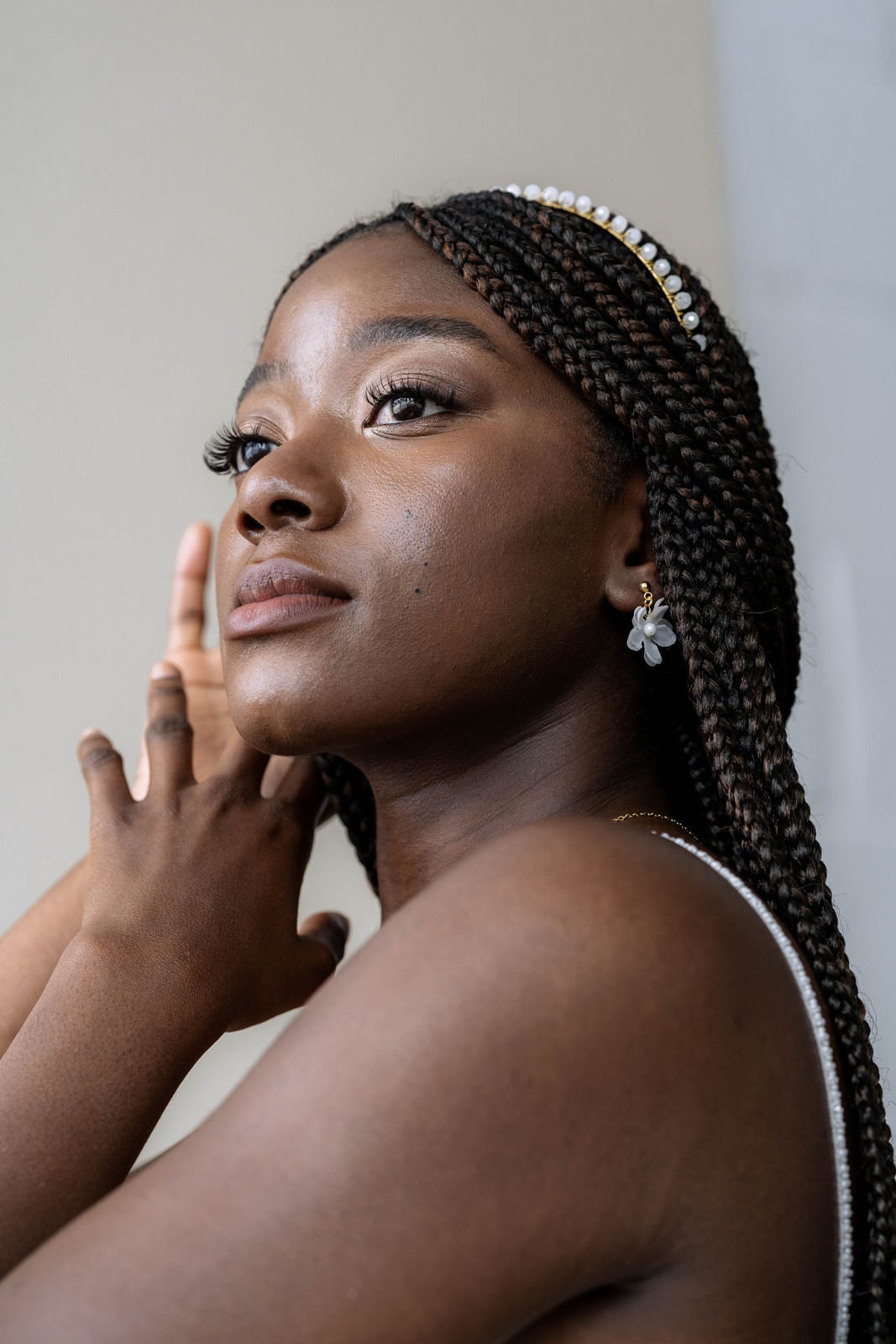 Schmuckset für die Braut – Handgefertigtes Set mit Seidenblüten & Glasperlen | Edelstahl in Gold, Silber oder Roségold