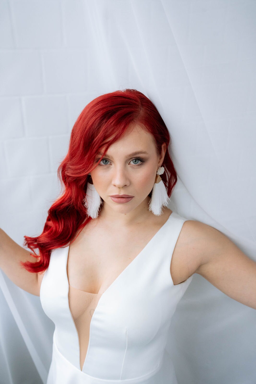 Brautohrringe Statement Gold – Handgefertigte Ohrringe mit Glasperlen & Baumwollfäden | Moderner Statement Brautschmuck