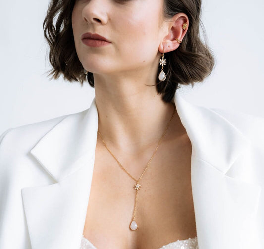 Goldenes Braut Schmuckset mit Blüten – Kette, Ohrringe & Armband | Floraler Hochzeitsschmuck | Geschenkidee zum Geburtstag