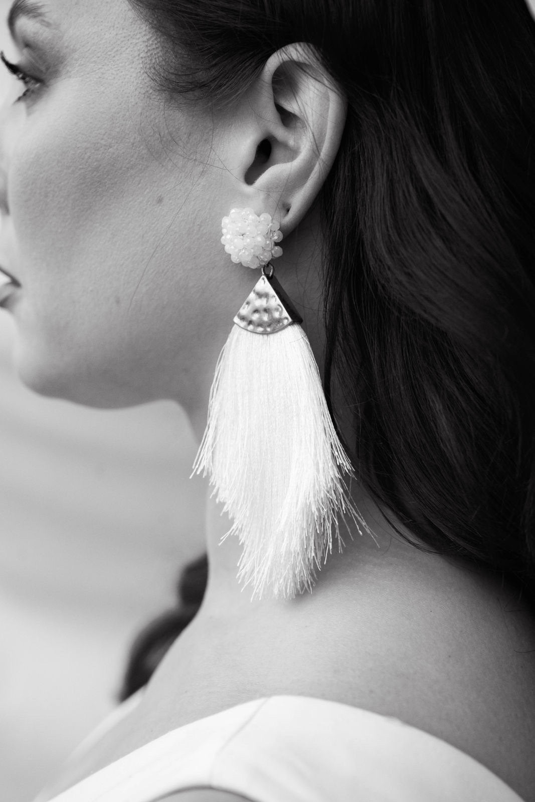 Brautohrringe Statement Gold – Handgefertigte Ohrringe mit Glasperlen & Baumwollfäden | Moderner Statement Brautschmuck