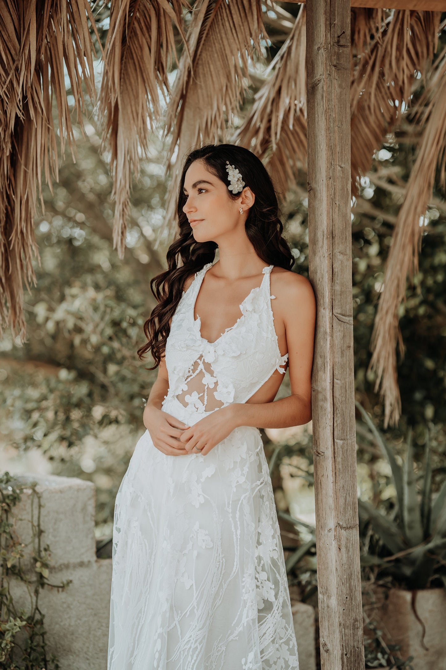 Braut Haarschmuck Kamm floral Blüten – Handgefertigter goldener Haarkamm mit Seidenblüten & Süßwasserperlen | In Gold, Silber oder Roségold