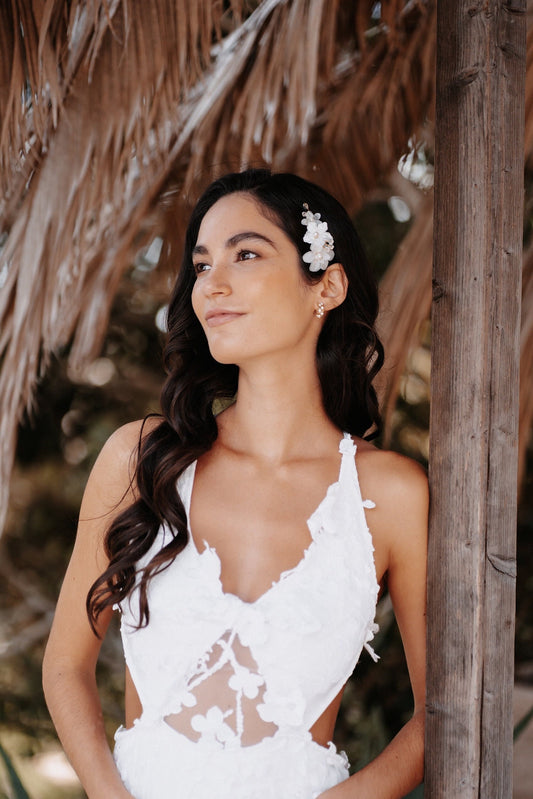 Braut Haarschmuck Kamm floral Blüten – Handgefertigter goldener Haarkamm mit Seidenblüten & Süßwasserperlen | In Gold, Silber oder Roségold