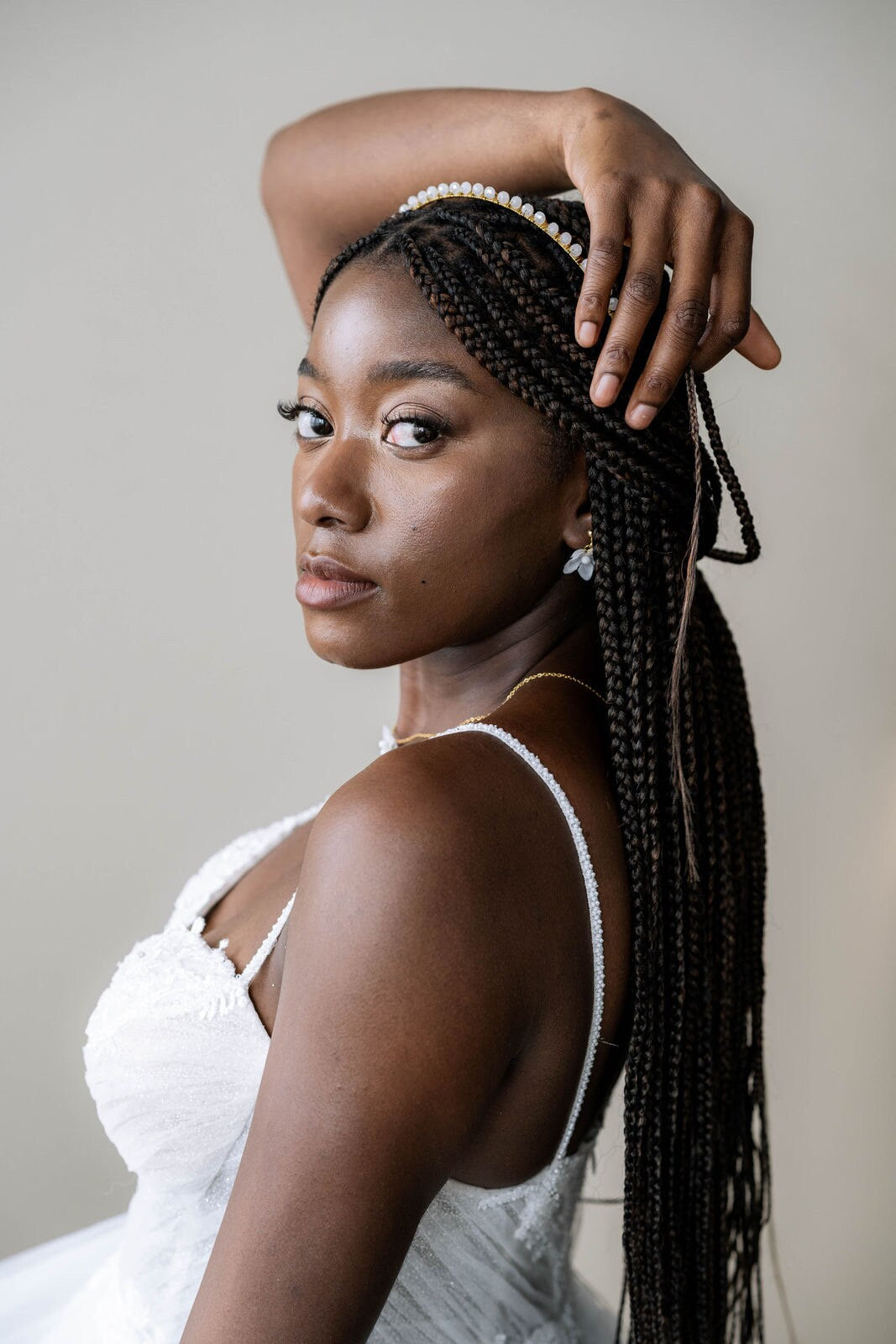 Braut Haarschmuck filigran Haarreif – Zarter Perlen Haarreif aus Metall mit weißen Glasperlen | In Gold oder Silber erhältlich