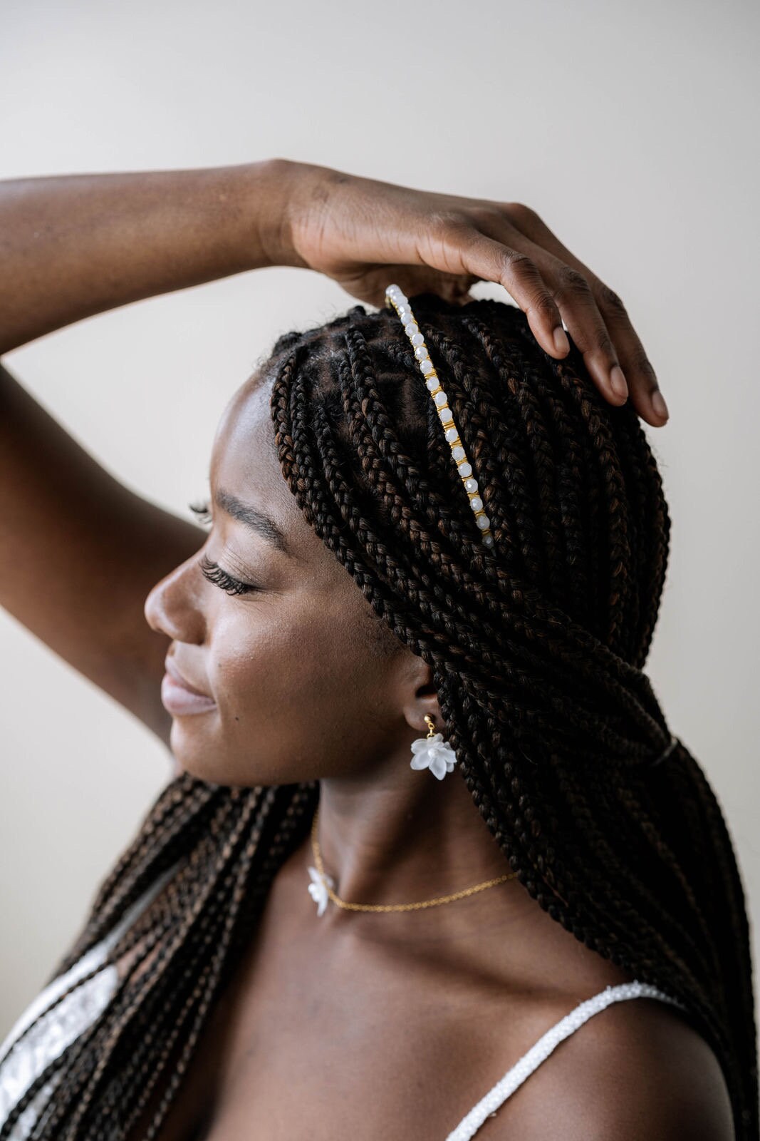 Braut Haarschmuck filigran Haarreif – Zarter Perlen Haarreif aus Metall mit weißen Glasperlen | In Gold oder Silber erhältlich