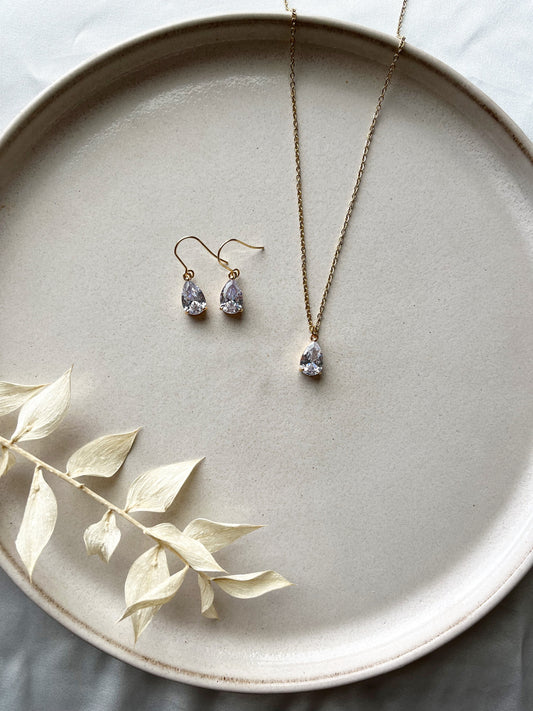 Schmuckset mit Tropfen Gold – Handgefertigtes Set aus Edelstahl mit Glastropfen | Eleganter Schmuck für Braut & Anlass