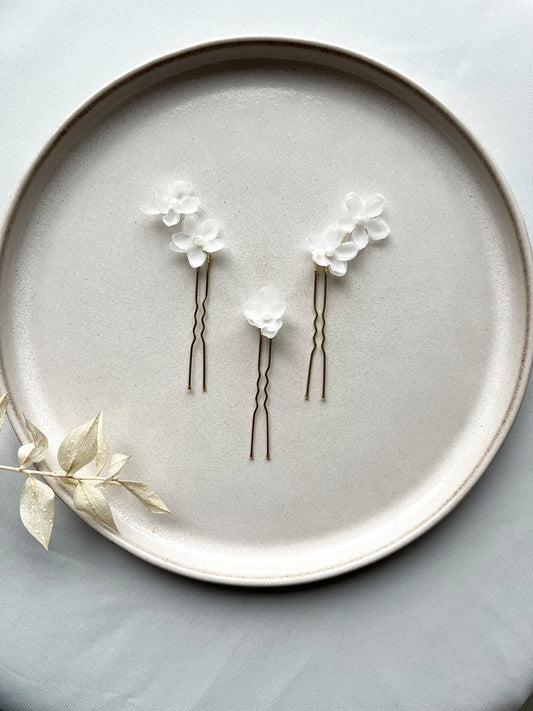 Braut-Haarnadeln mit Seidenblüten & Perlen – 3er Set zarter Haarschmuck für die Hochzeit | In Gold, Silber oder Roségold