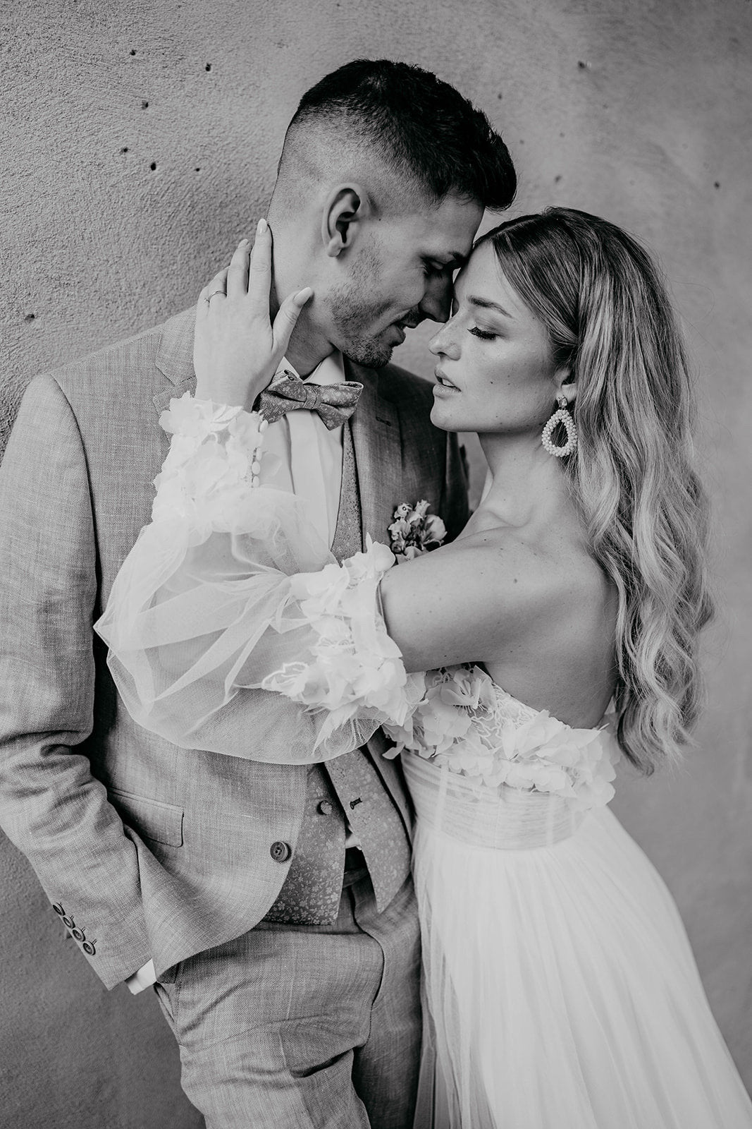 Statementohrringe Braut Silber – Handgefertigte Ohrringe aus Edelstahl mit weißen Glasperlen | Eleganter Brautschmuck