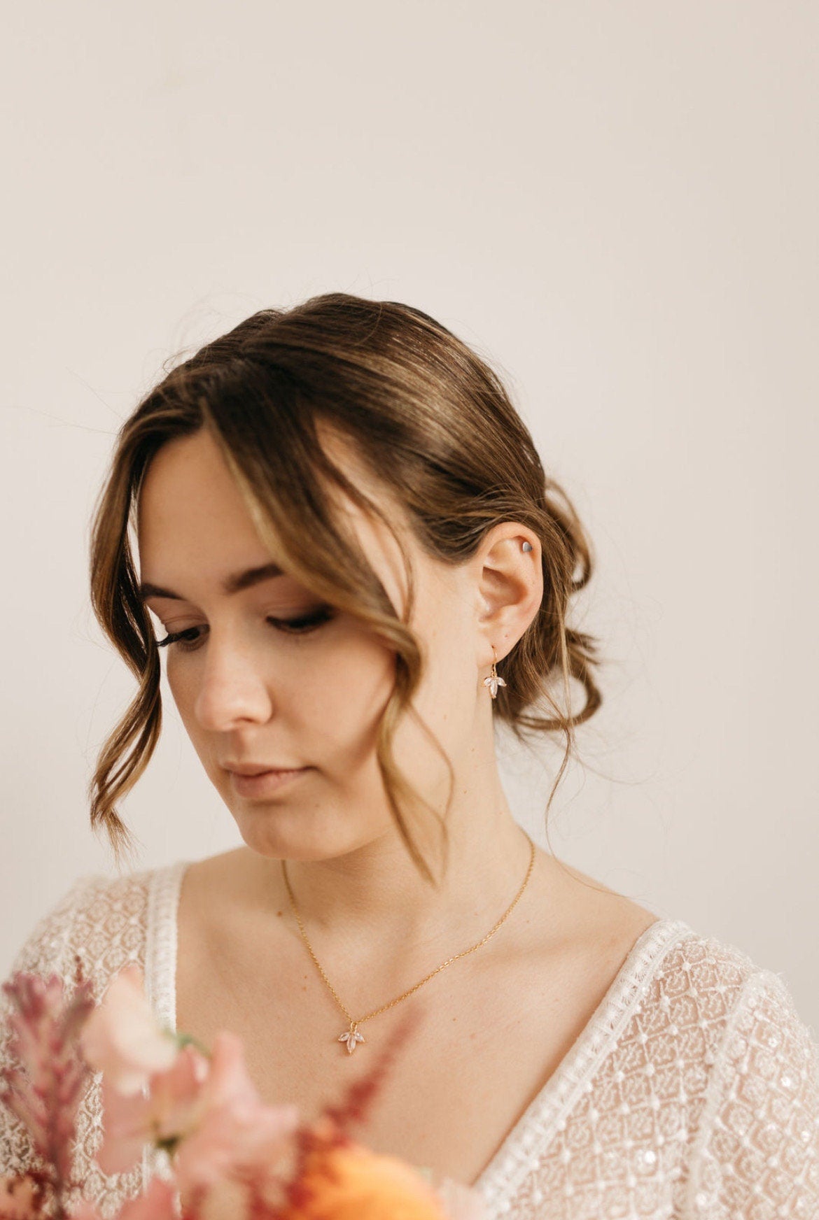 Schmuckset Braut oder Alltag Kleine Blüten Gold oder Silber – Filigranes Set aus Edelstahl mit Zirkoniablüten | Kette & Ohrringe handgefertigt