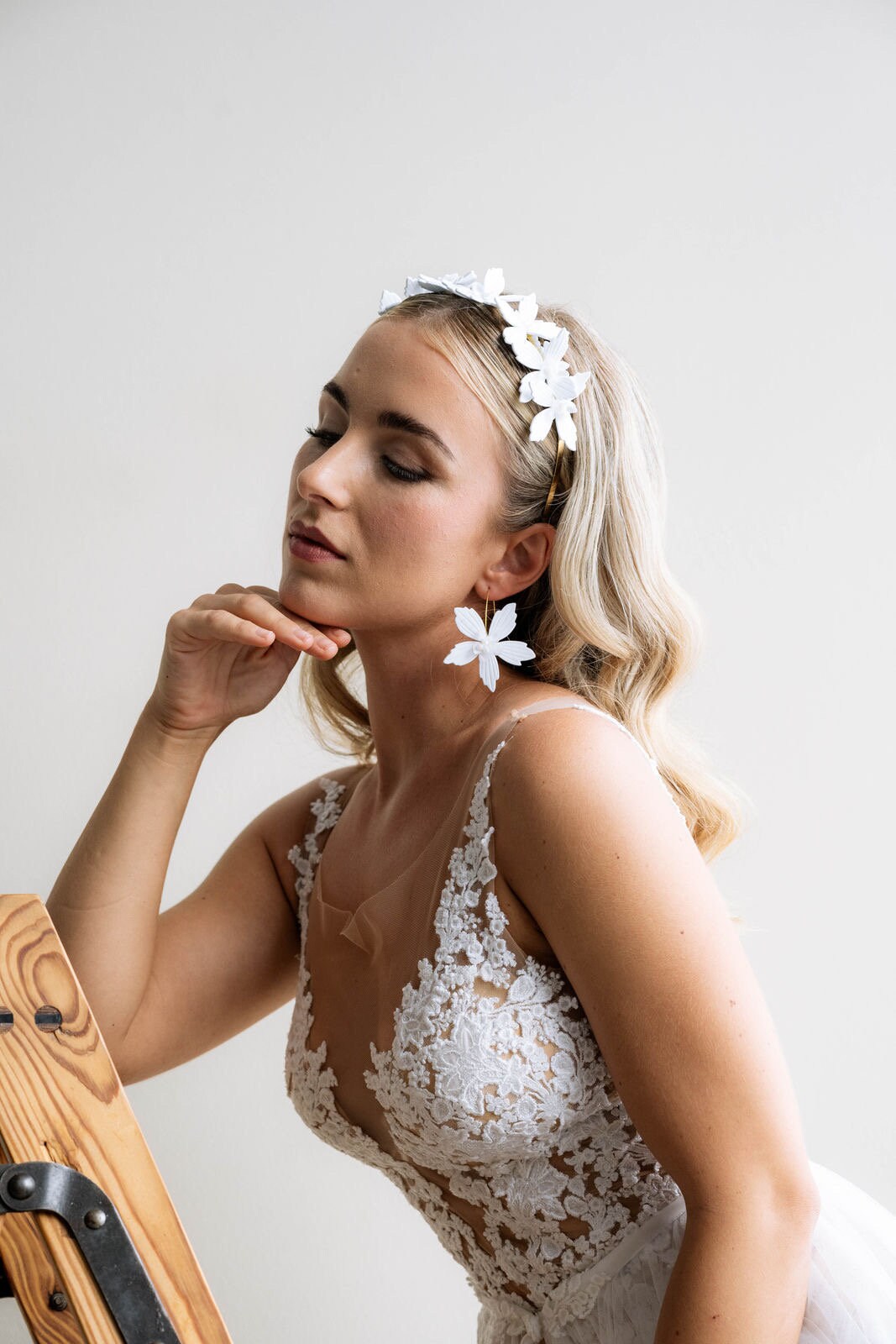 Blüten- Haarreif - Statement-  als Brautschmuck, zur Hochzeit, Haarschmuck, Glasperlen, Florale Brautaccessoires