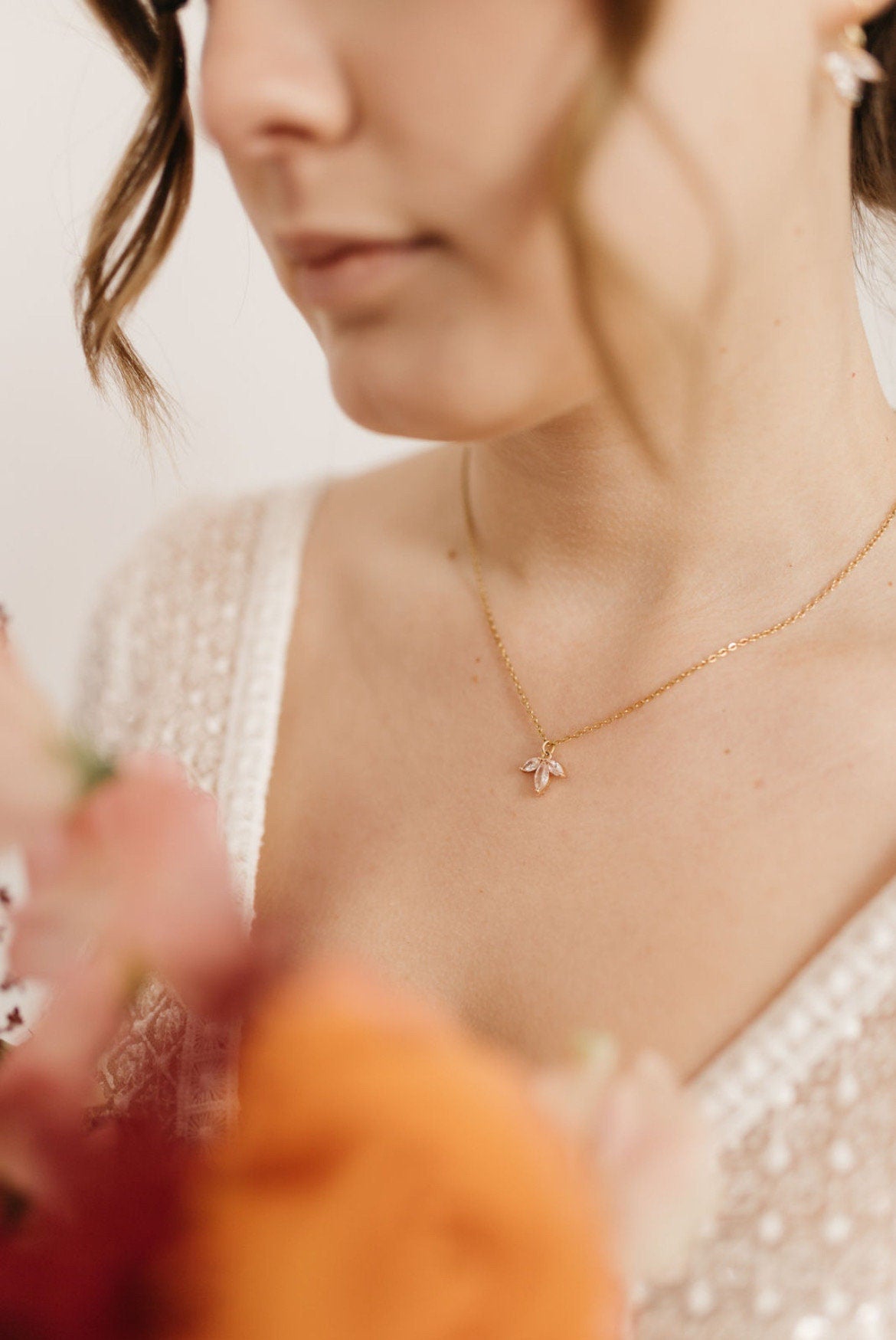 Schmuckset Braut oder Alltag Kleine Blüten Gold oder Silber – Filigranes Set aus Edelstahl mit Zirkoniablüten | Kette & Ohrringe handgefertigt