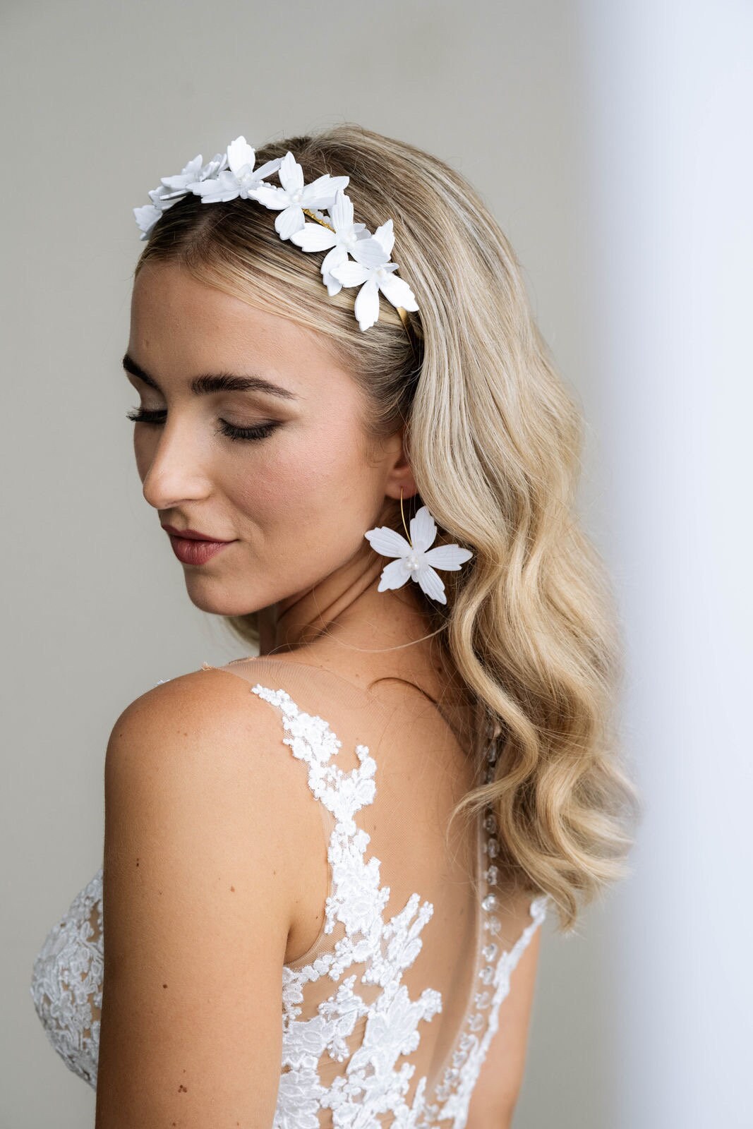 Blüten- Haarreif - Statement-  als Brautschmuck, zur Hochzeit, Haarschmuck, Glasperlen, Florale Brautaccessoires