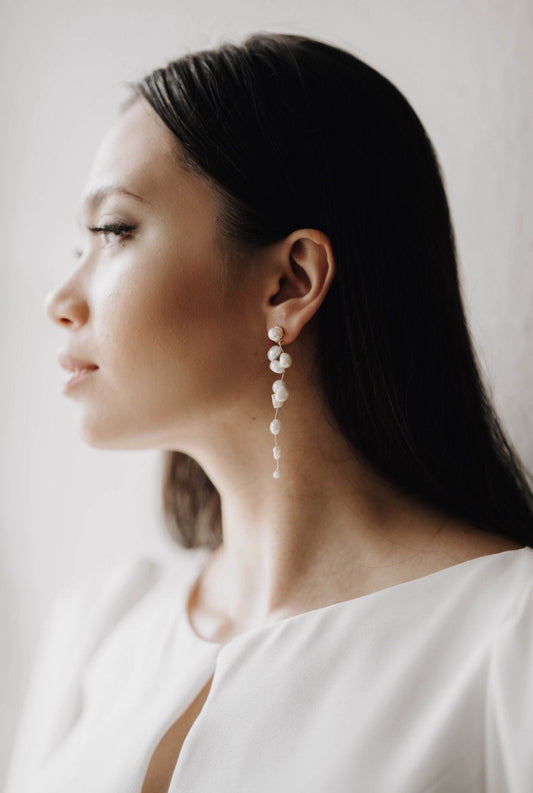 Lange Perlenohrringe für die Braut – Eleganter Brautschmuck mit Süßwasserperlen in Gold oder Silber