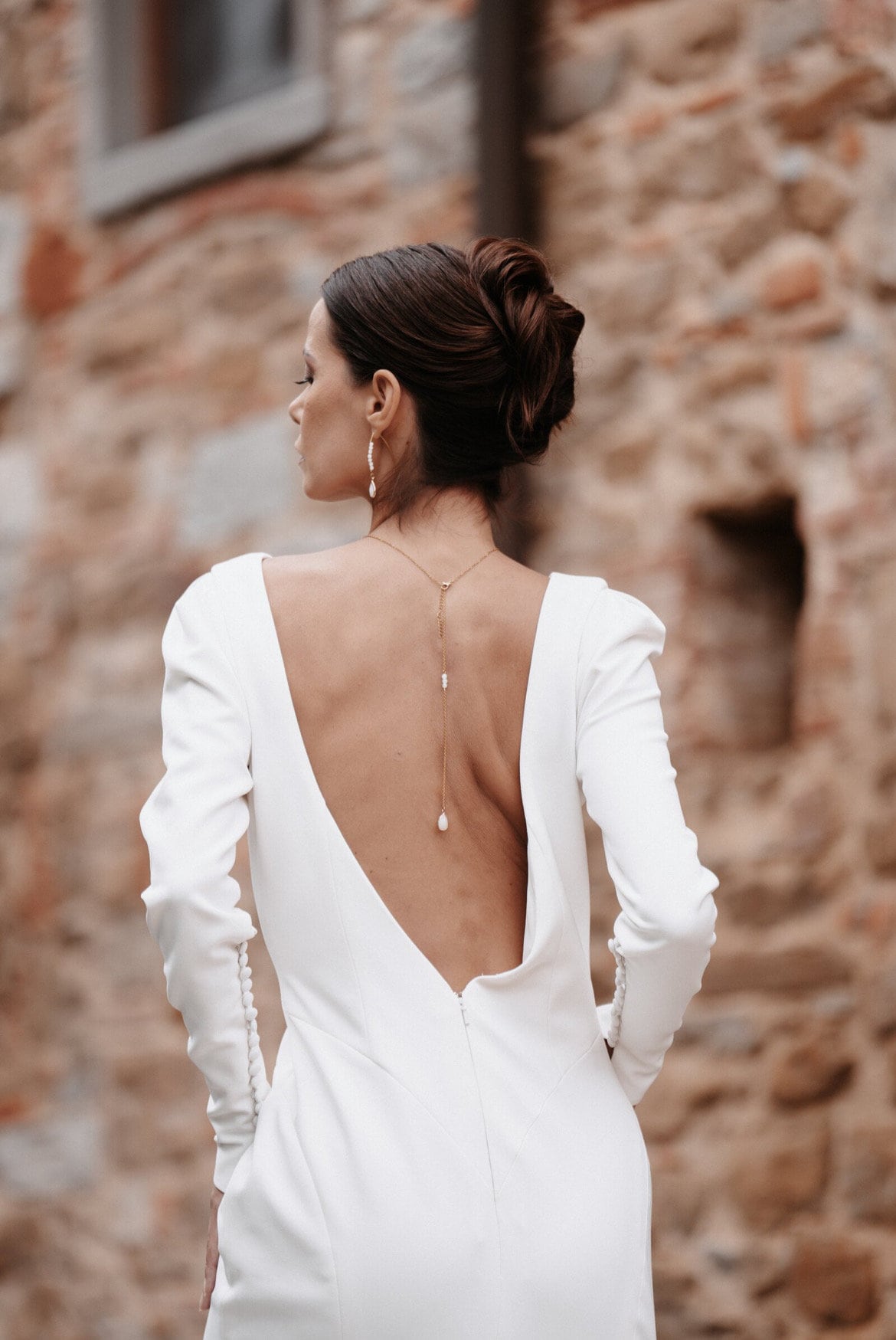 Rückenkette für die Braut – Vergoldet mit Tropfenanhänger & Perlen | Handgefertigter Brautschmuck