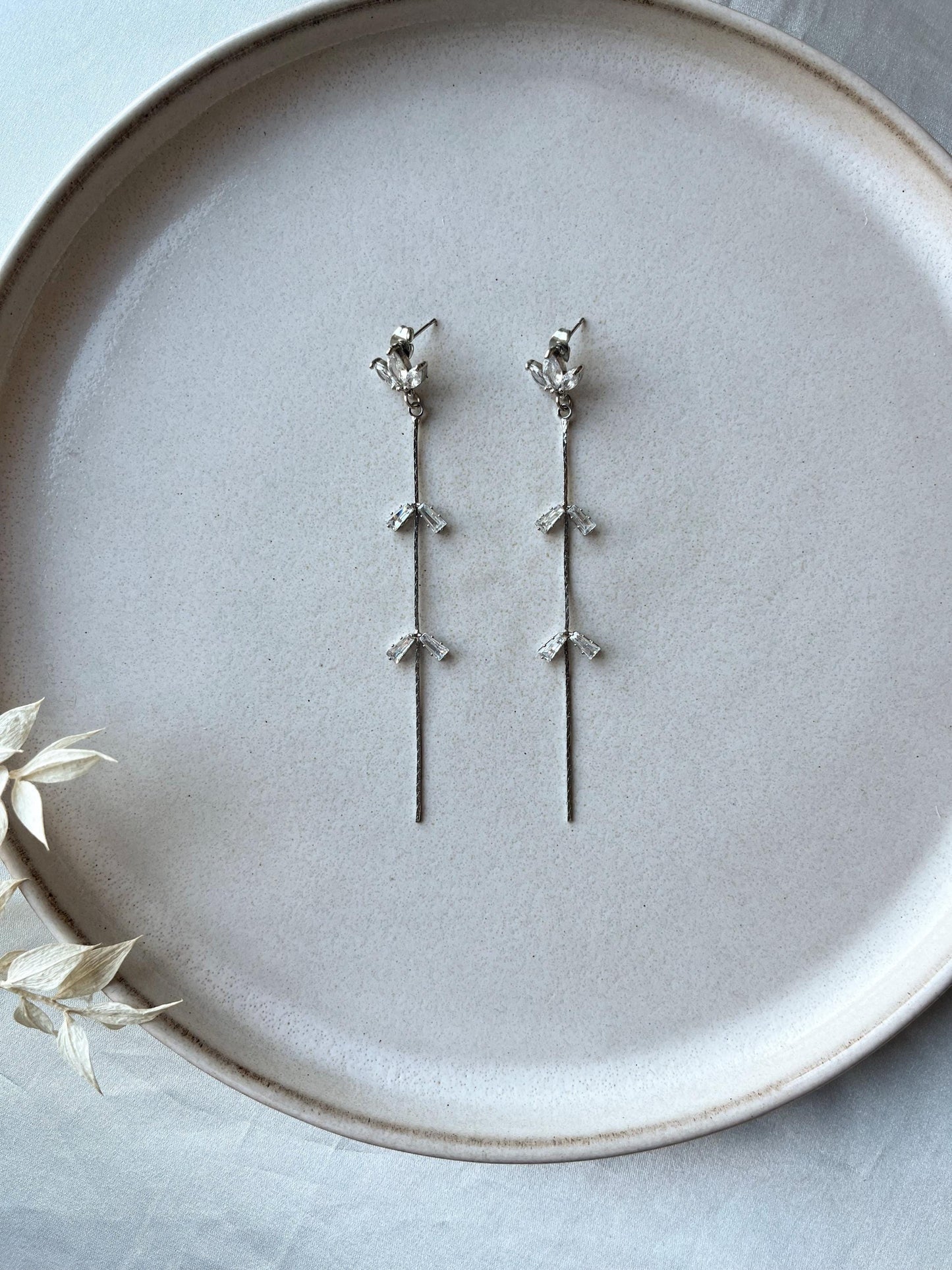 Lange Ohrringe Glitzer – elegante Edelstahl Ohrstecker in Gold oder Silber für besondere Anlässe