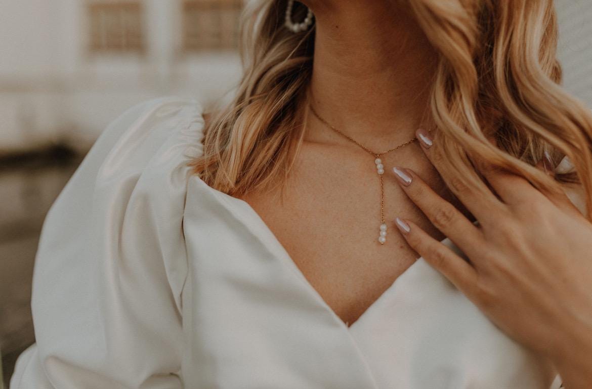 Braut Halskette Y Lariat Glasperlen – filigrane Edelstahlkette für den Hochzeitslook in Gold oder Silber