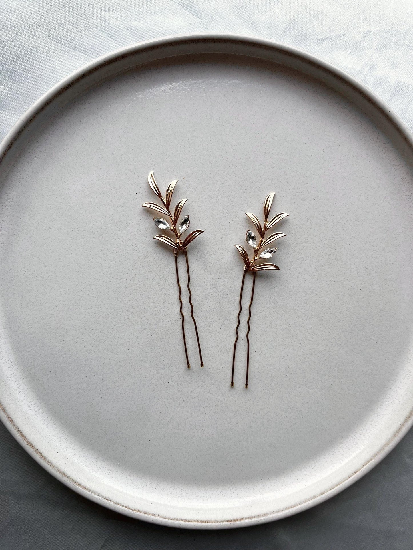 Goldene Blätter Haarnadeln – Filigraner Braut Haarschmuck für natürliche Hochzeitslooks