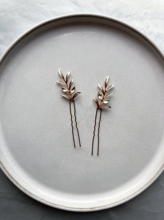 Goldene Blätter Haarnadeln – Filigraner Braut Haarschmuck für natürliche Hochzeitslooks