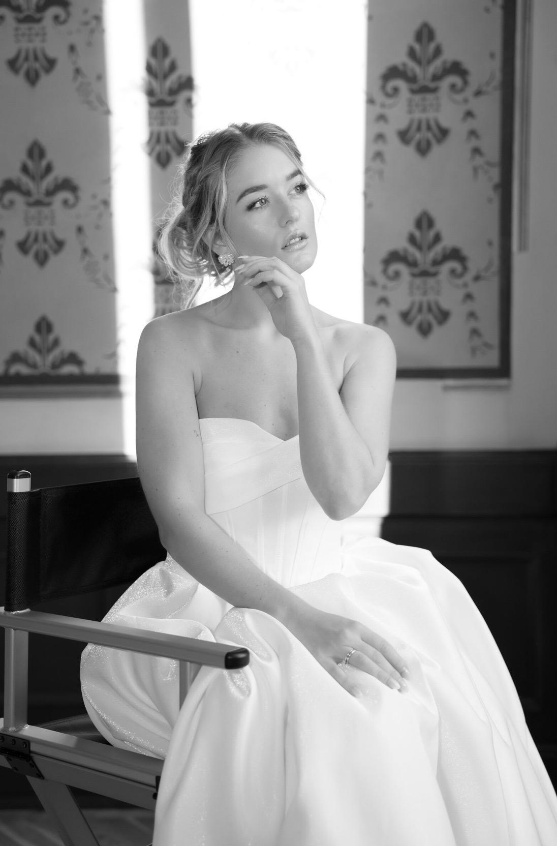 Runde weiße Ohrringe – elegante Glasperlen Ohrstecker aus Edelstahl