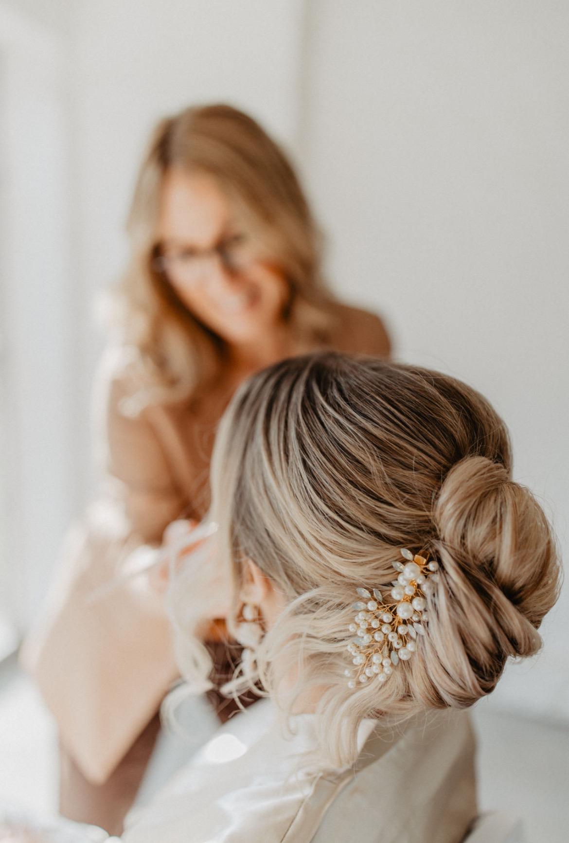 Eleganter Brauthaarschmuck mit Perlen – Klammer in Gold, Silber oder Roségold