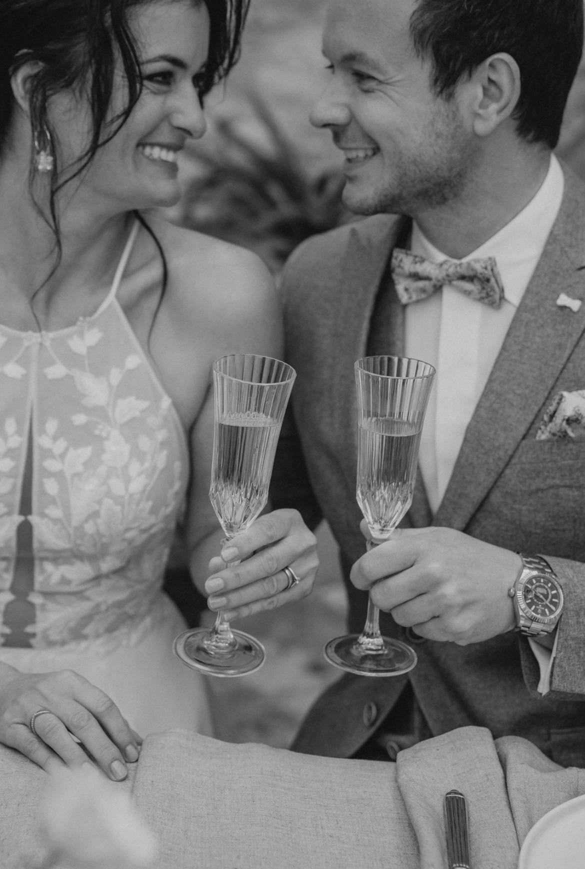 Braut-Creolen mit abnehmbarem Perlenanhänger – Edelstahl in Gold oder Silber | Handgemacht