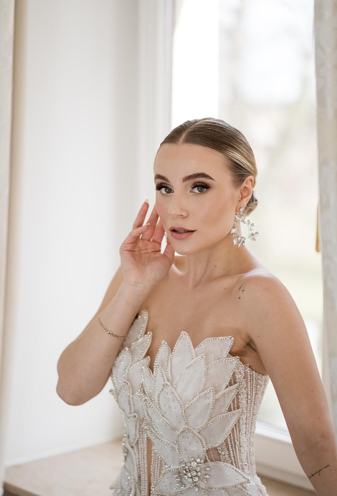 Statement-Ohrringe mit Strasssteinen – Gold oder Silber | Handgefertigt aus Edelstahl