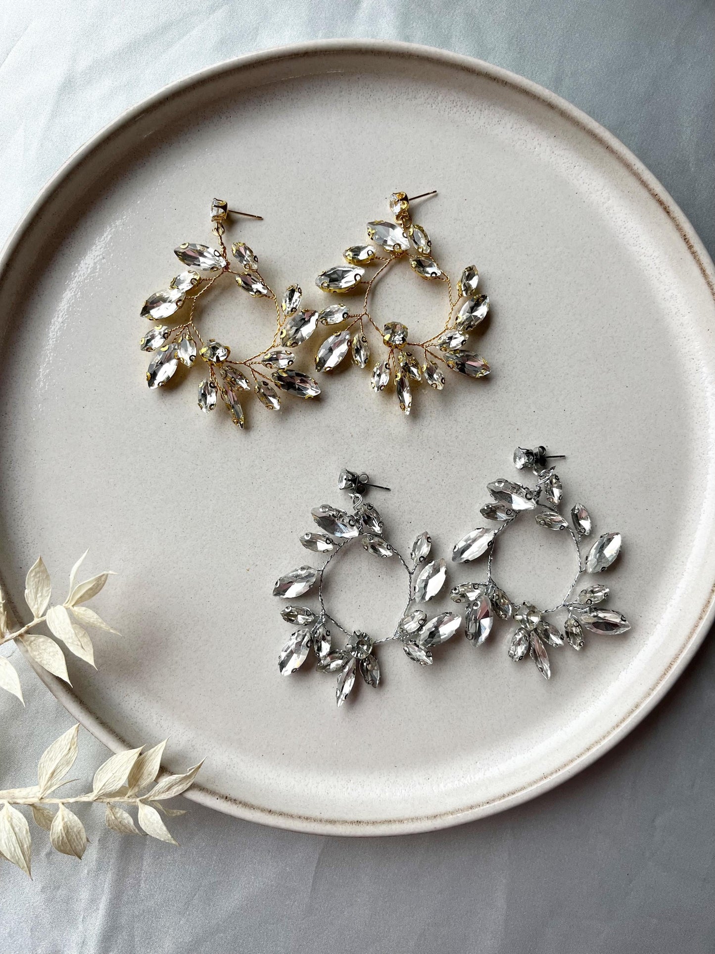 Statement-Ohrringe mit Strasssteinen – Gold oder Silber | Handgefertigt aus Edelstahl